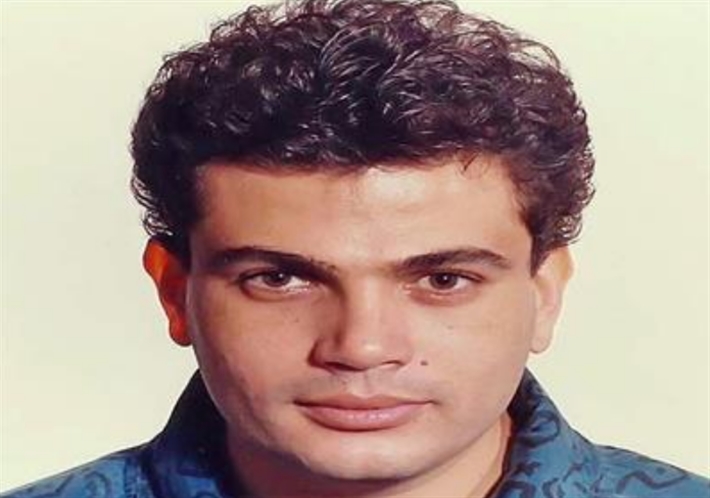 من بورسعيد إلى القمة: القصة الكاملة لمسيرة عمرو دياب